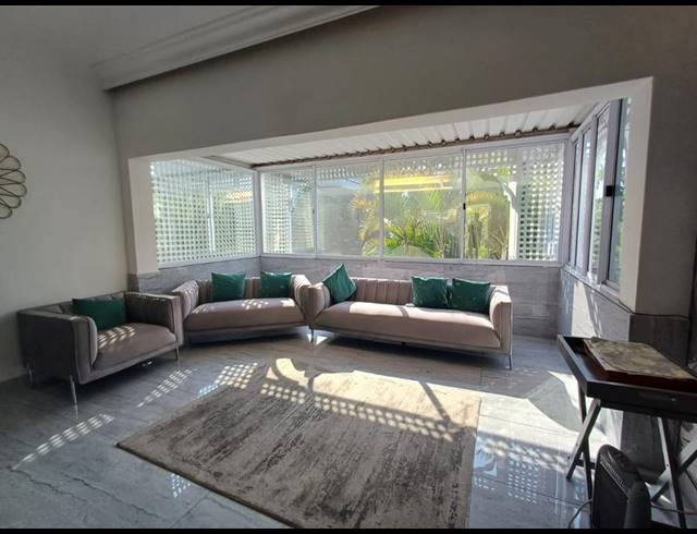 3 BEDROOM APARTMENT FOR SALE IN ESSENWOOD